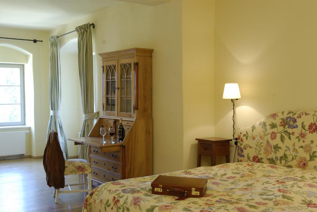 Hotel Schloss & Gut Ulrichshusen Pokoj fotografie